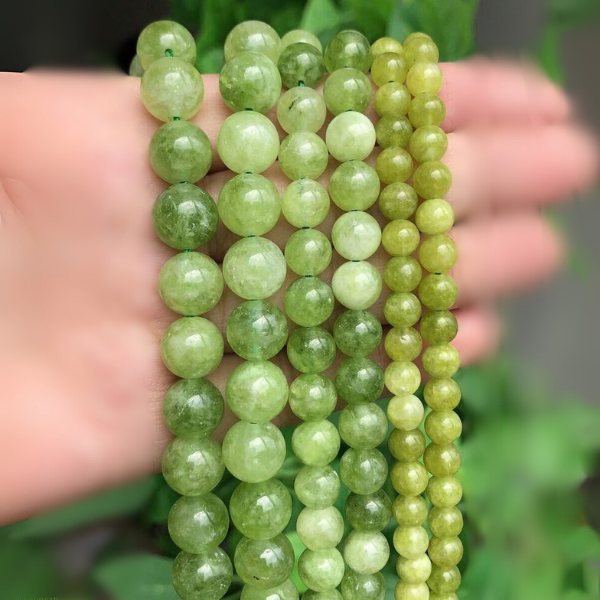 Pulsera de jade oliva para curación emocional y equilibrio energético a través del chakra corazón