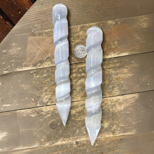 Varita espiral de selenita para limpieza energética, armonización de minerales y canalización espiritual