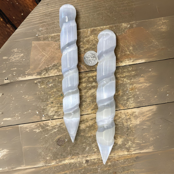 Varita espiral de selenita para limpieza energética, armonización de minerales y canalización espiritual