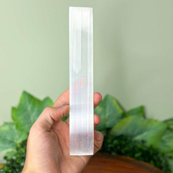 Placa de selenita lisa de 15 cm para recarga de cristales y armonización energética de espacios